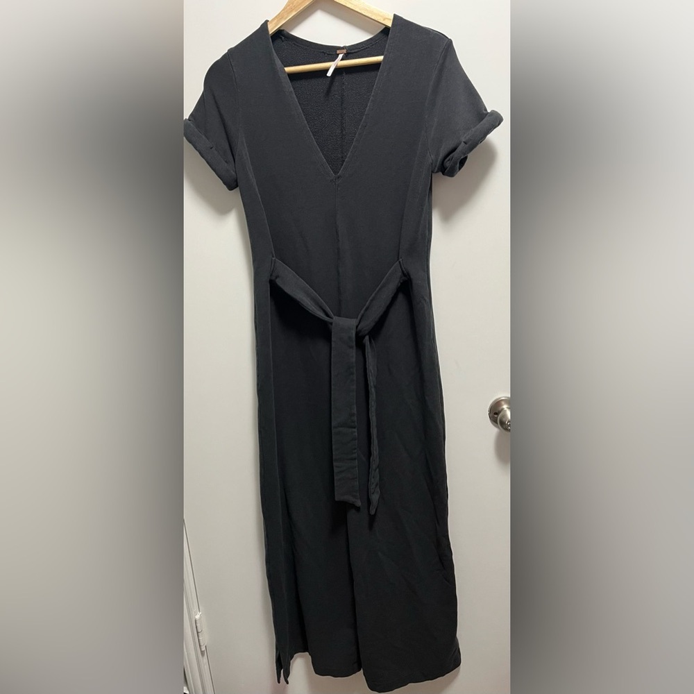 Free People Short Sleeve V-Neck Dark Gray Belted Wide Leg Jumpsuit Size Small